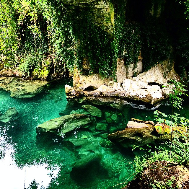 ✔ Ruta del Cares…  Aguas de color turquesa entre Románticas montañas en el Norte de España